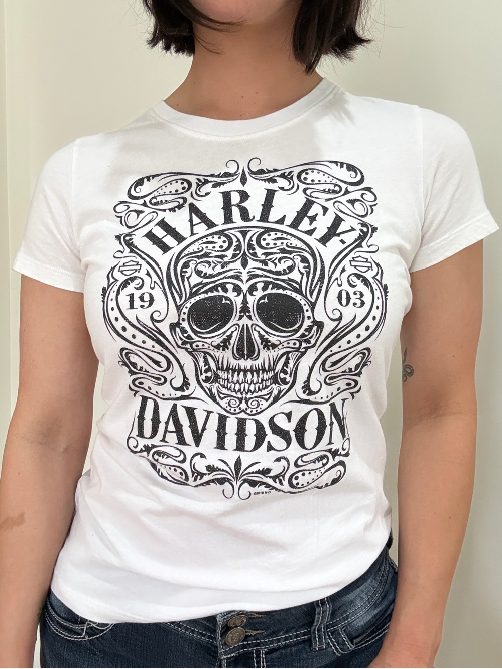 Harley-Davidson White Tee with Black Skull Graphic S